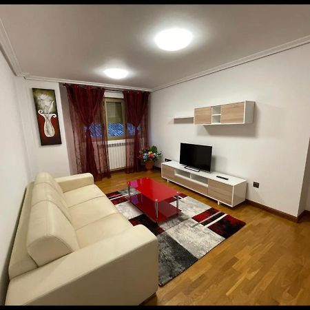 Bonito Piso Con Aparcamiento A Pie De La Calle . ナヘラ エクステリア 写真